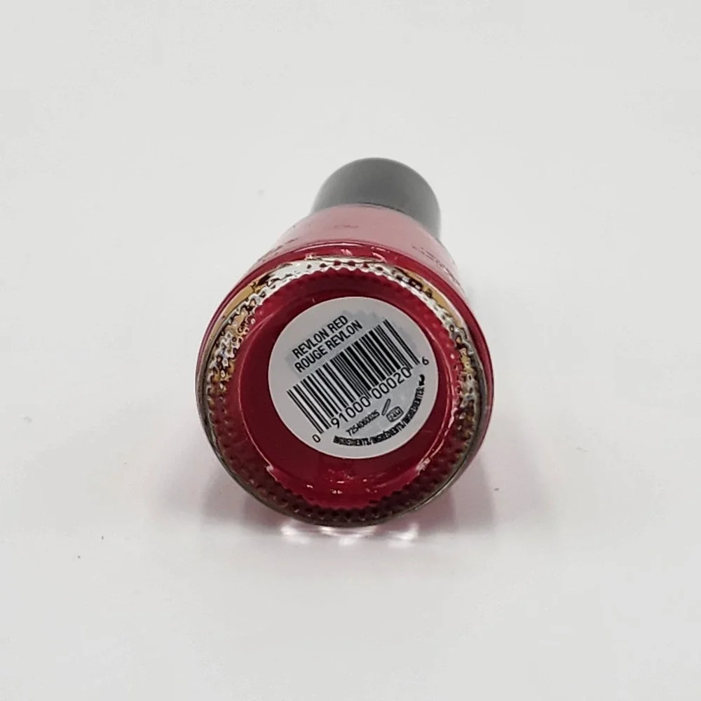 Revlon Super Lustrous Chip Resistant Nail Polish‎ Revlon Red 680 New Bold